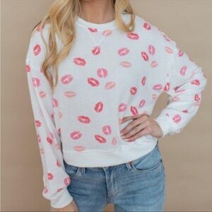 Z Supply kiss lip valentine’s day long sleeve pullover